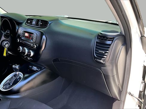 Used 2016 Kia Soul FWD image 18