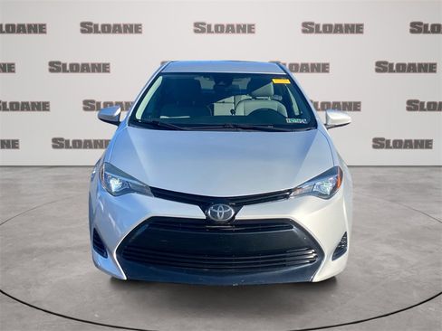 Used 2018 Toyota Corolla LE image 3