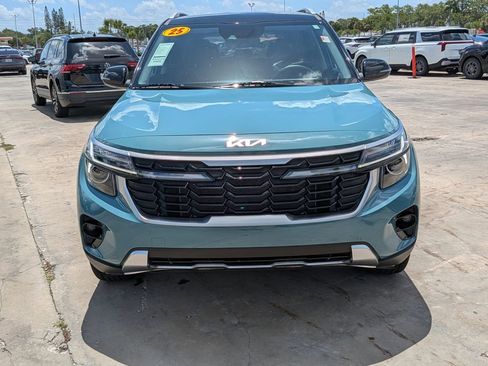 Certified 2025 Kia Seltos S FWD image 3