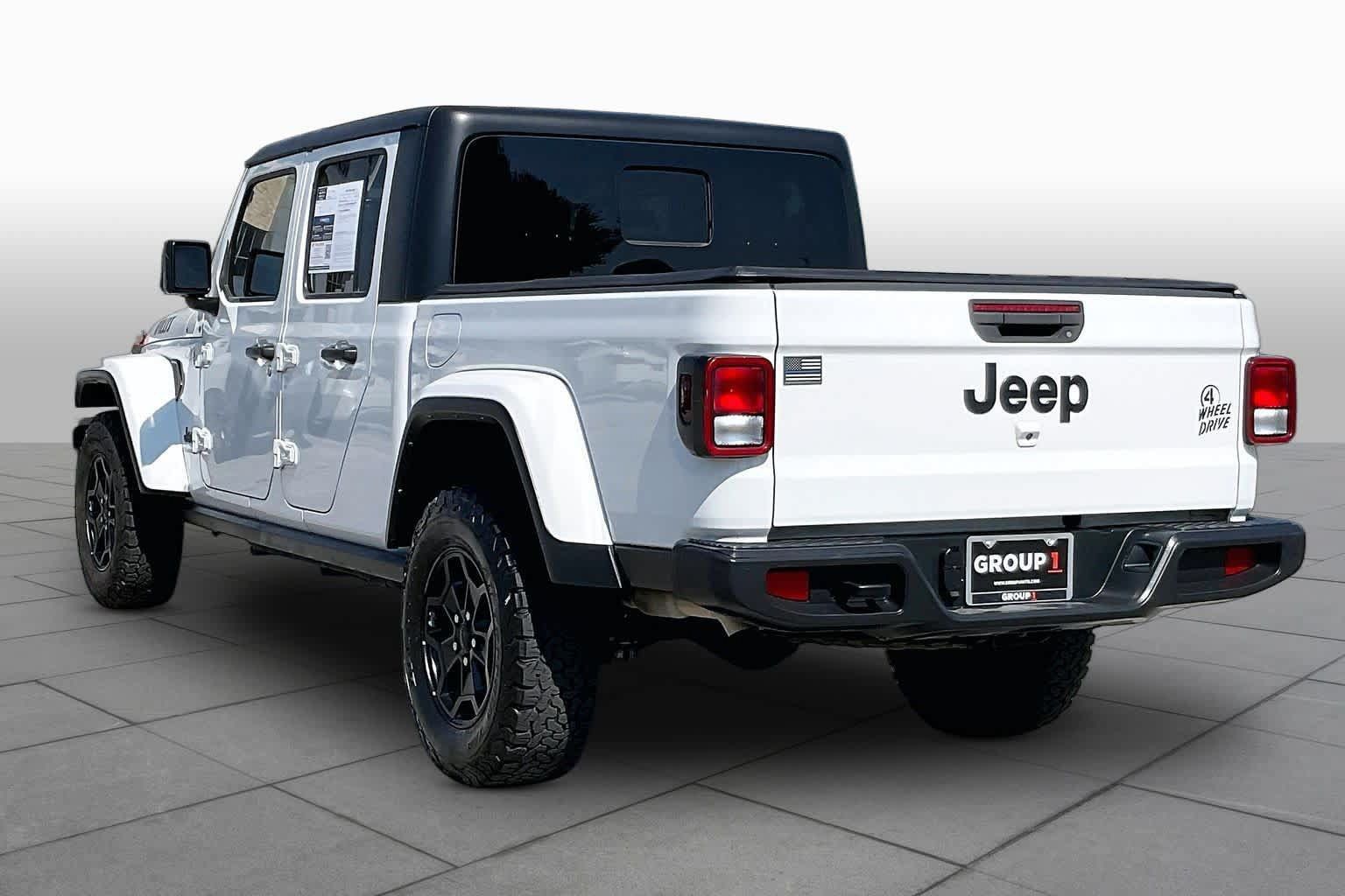 Used 2022 Jeep Gladiator Sport AWD/4WD image 12