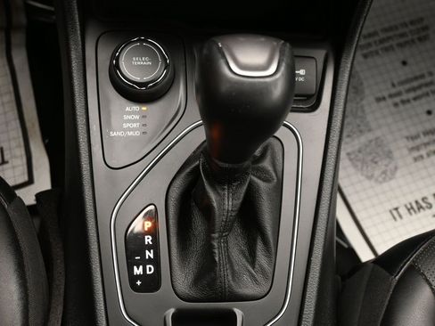 Certified 2022 Jeep Cherokee Latitude Lux image 27