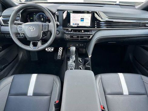 Used 2025 Toyota Camry SE w/ Convenience Package image 37