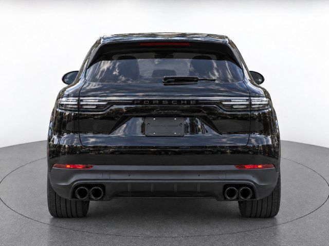 Used 2023 Porsche Cayenne AWD/4WD image 7