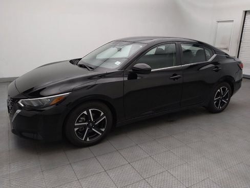 Used 2024 Nissan Sentra SV FWD image 2