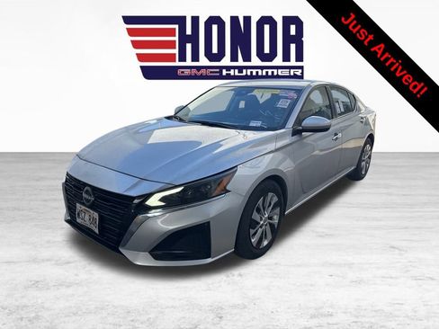 Used 2023 Nissan Altima 2.5 S image 3