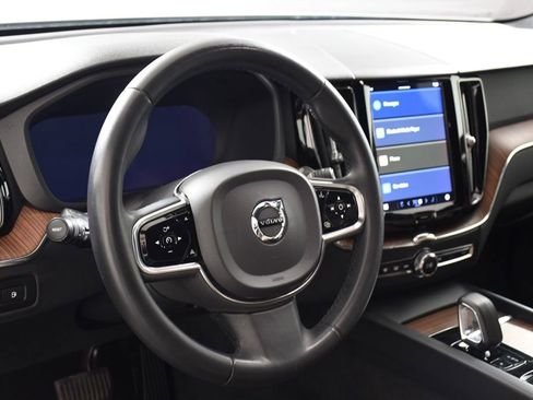 Used 2023 Volvo XC60 T8 Plus image 13