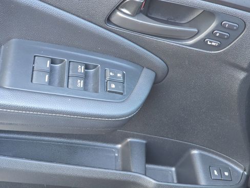 Used 2023 Honda Passport EX-L image 35