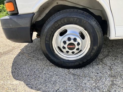 Used 2015 GMC Savana 3500 RWD image 10
