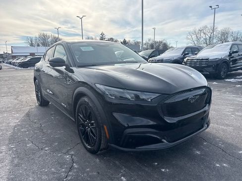 Used 2025 Ford Mustang Mach-E Select w/ Comfort Package Lite image 4