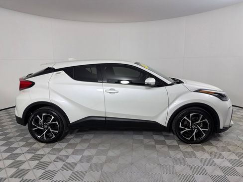 Used 2020 Toyota C-HR XLE image 4