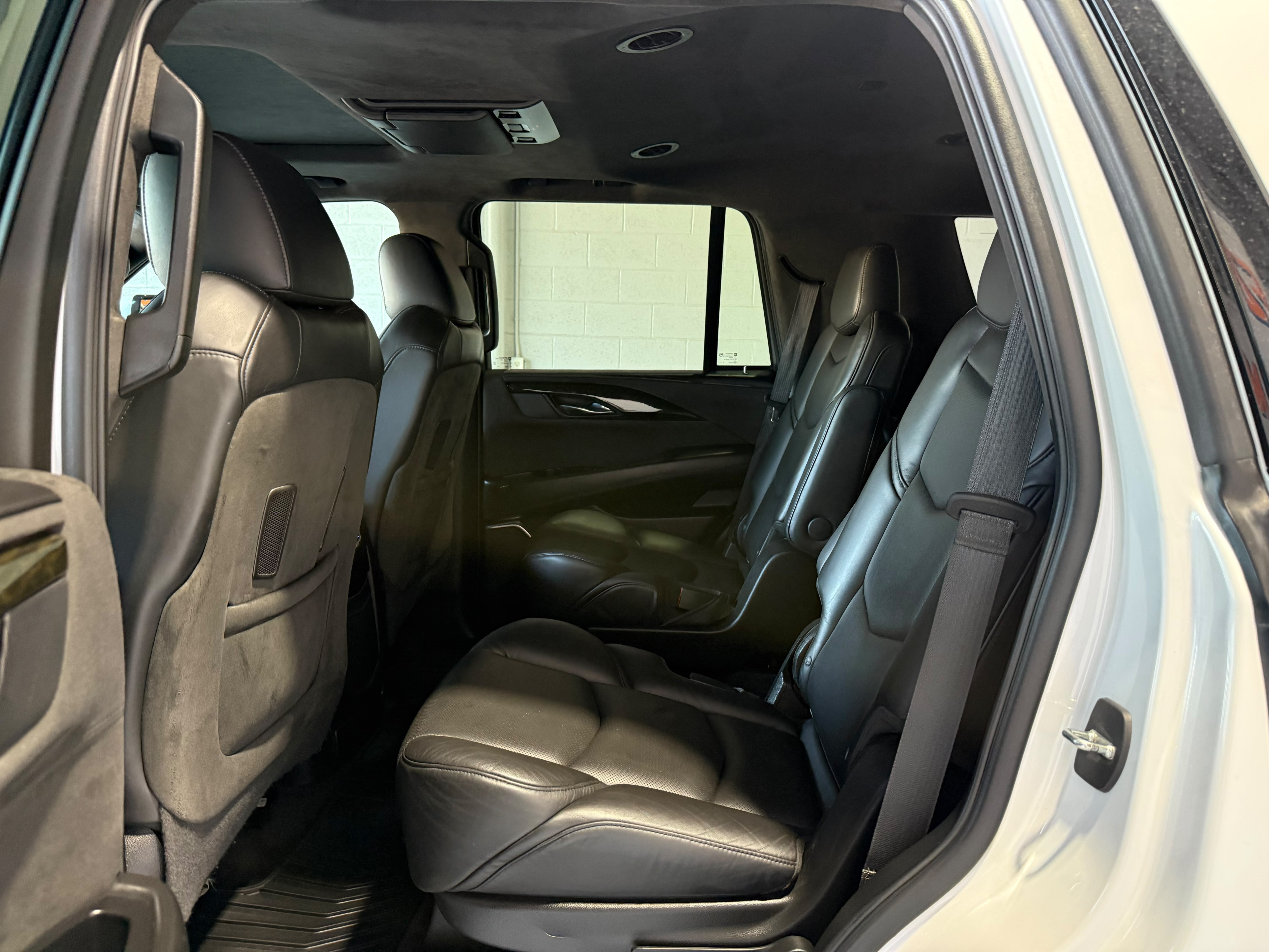 Used 2020 Cadillac Escalade Platinum AWD/4WD image 12