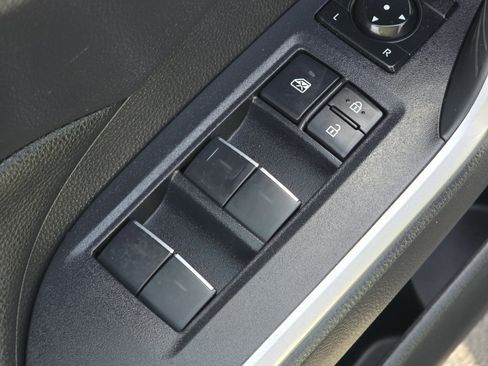 Used 2022 Toyota RAV4 XLE Premium image 26