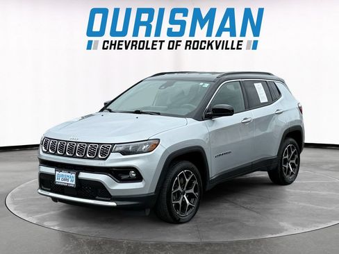 Used 2025 Jeep Compass Limited AWD/4WD image 2