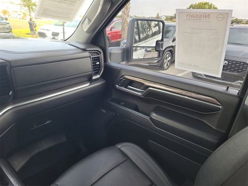 Used 2024 Chevrolet Silverado 2500 LTZ w/ LTZ Premium Package image 20