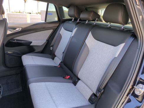 Used 2023 Volkswagen ID.4 Pro RWD image 29