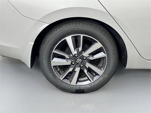 Used 2020 Nissan Versa SV image 34