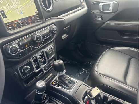Used 2023 Jeep Wrangler Unlimited Sahara w/ Cold Weather Group AWD/4WD image 18