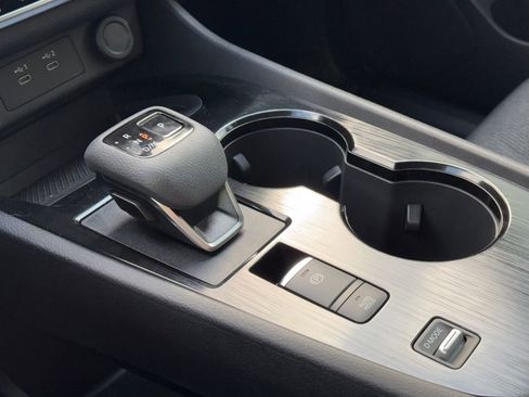 Used 2026 Nissan Rogue SV FWD image 19