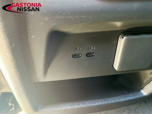 Used 2025 GMC Acadia Elevation image 33