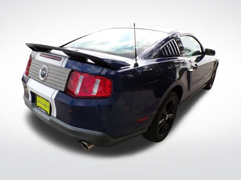 Used 2010 Ford Mustang GT RWD image 6