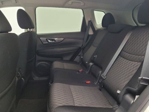 Used 2020 Nissan Rogue SV w/ Premium Package FWD image 18