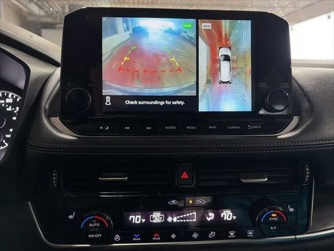 Used 2021 Nissan Rogue SL w/ Premium Package image 9