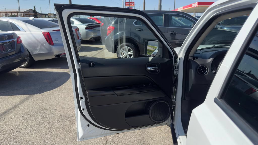 Used 2017 Jeep Patriot Sport w/ Power Value Group FWD image 15