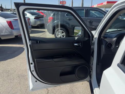 Used 2017 Jeep Patriot Sport w/ Power Value Group image 15