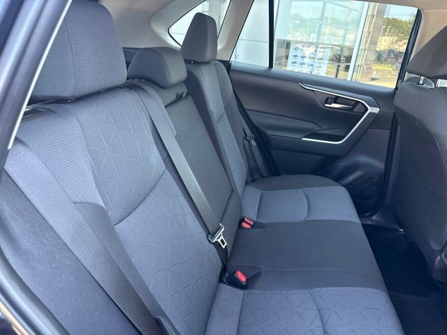 Used 2025 Toyota RAV4 XLE AWD/4WD image 29