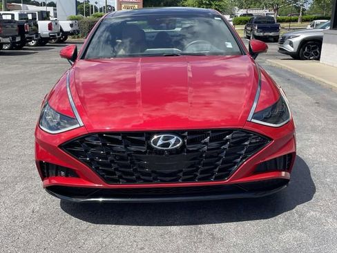 Used 2021 Hyundai Sonata Limited w/ Preferred Accessory Package FWD image 2