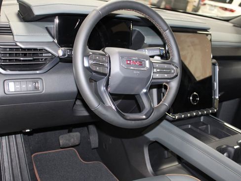 New 2026 GMC Acadia AT4 w/ Luxury Package AWD/4WD image 33