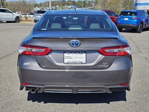 Used 2020 Toyota Camry SE image 11