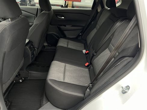 Certified 2024 Nissan Rogue SV image 24