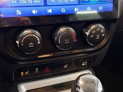 Used 2016 Jeep Compass High Altitude image 14