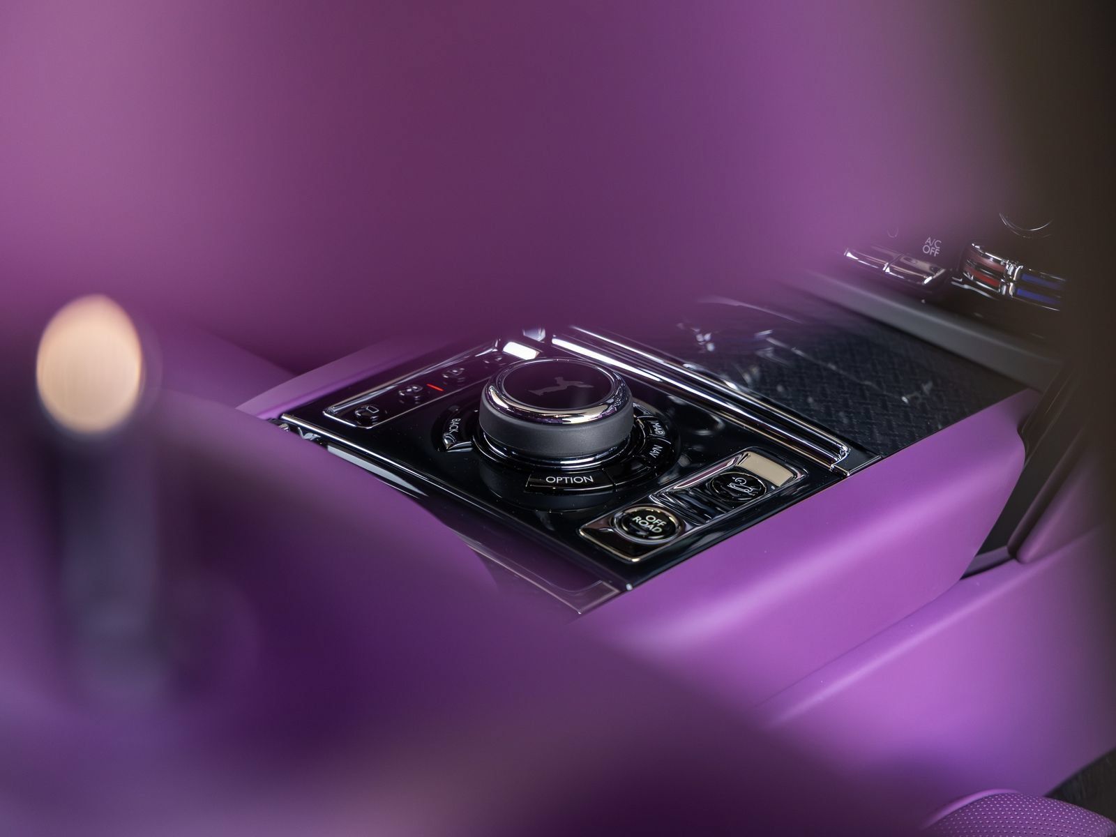 New 2027 Rolls-Royce Cullinan Black Badge AWD/4WD image 43