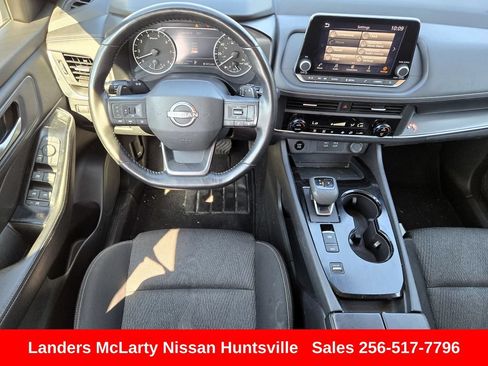 Used 2025 Nissan Rogue SV FWD image 16