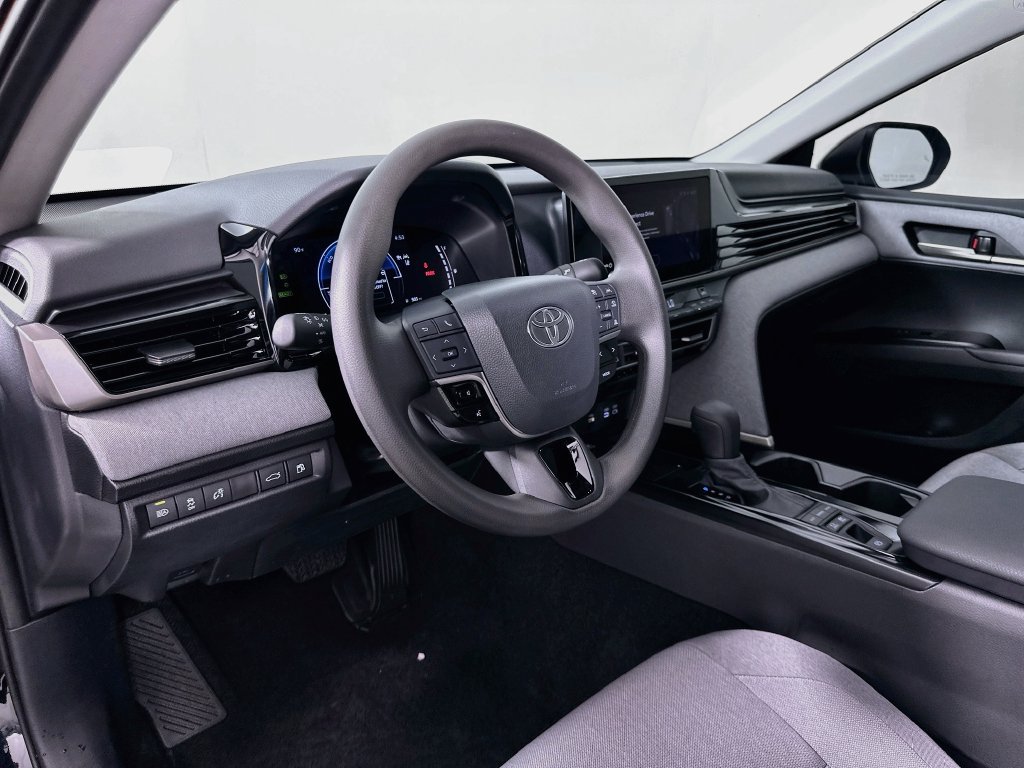 Used 2025 Toyota Camry LE w/ Convenience Package FWD image 9