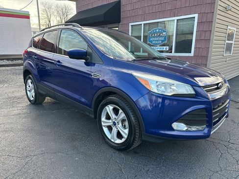 Used 2016 Ford Escape SE w/ Equipment Group 201A image 1