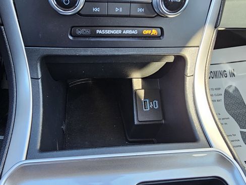 Used 2024 Ford Edge SEL image 19