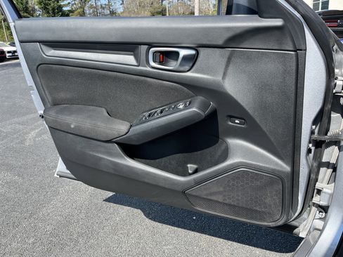 Used 2023 Honda Civic Sport image 13