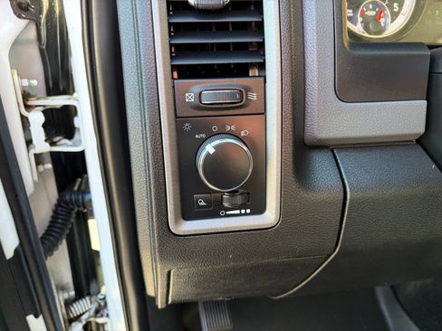 Used 2017 RAM 3500 Tradesman w/ Chrome Appearance Group image 11