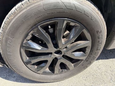 Used 2018 Nissan Rogue SV FWD image 5
