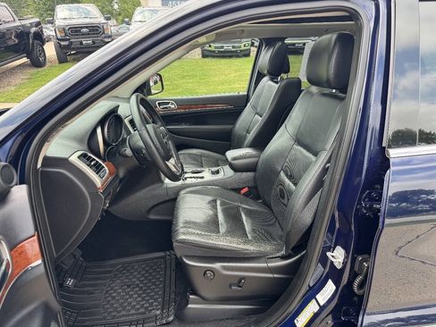 Used 2013 Jeep Grand Cherokee Limited w/ Luxury Group II AWD/4WD image 11