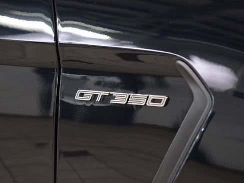 Used 2017 Ford Mustang Shelby GT350R w/ GT350R Equipment Group 920A image 18