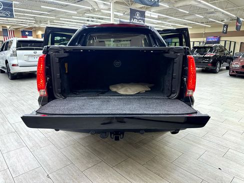 Used 2011 Cadillac Escalade EXT Premium image 13