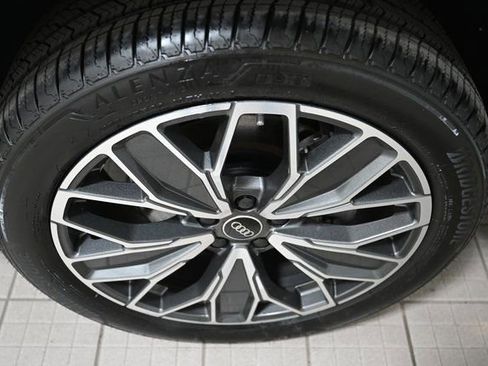Used 2025 Audi Q5 Premium Plus w/ Premium Plus AWD/4WD image 18