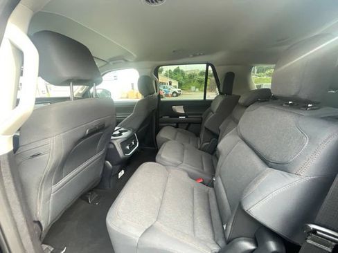 Used 2025 Ford Expedition Active RWD image 17