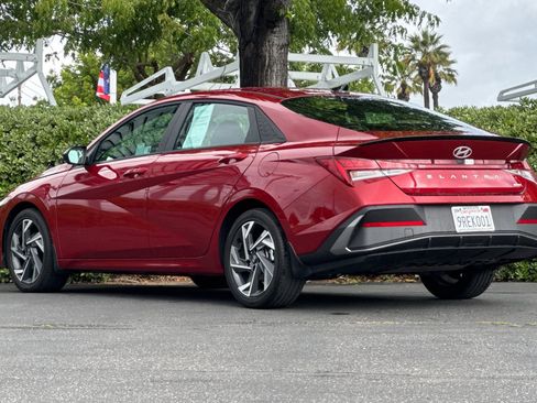Used 2025 Hyundai Elantra SEL FWD image 6