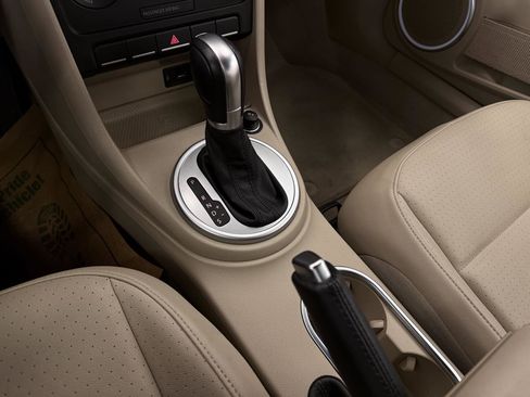 Used 2016 Volkswagen Beetle 1.8T S image 46