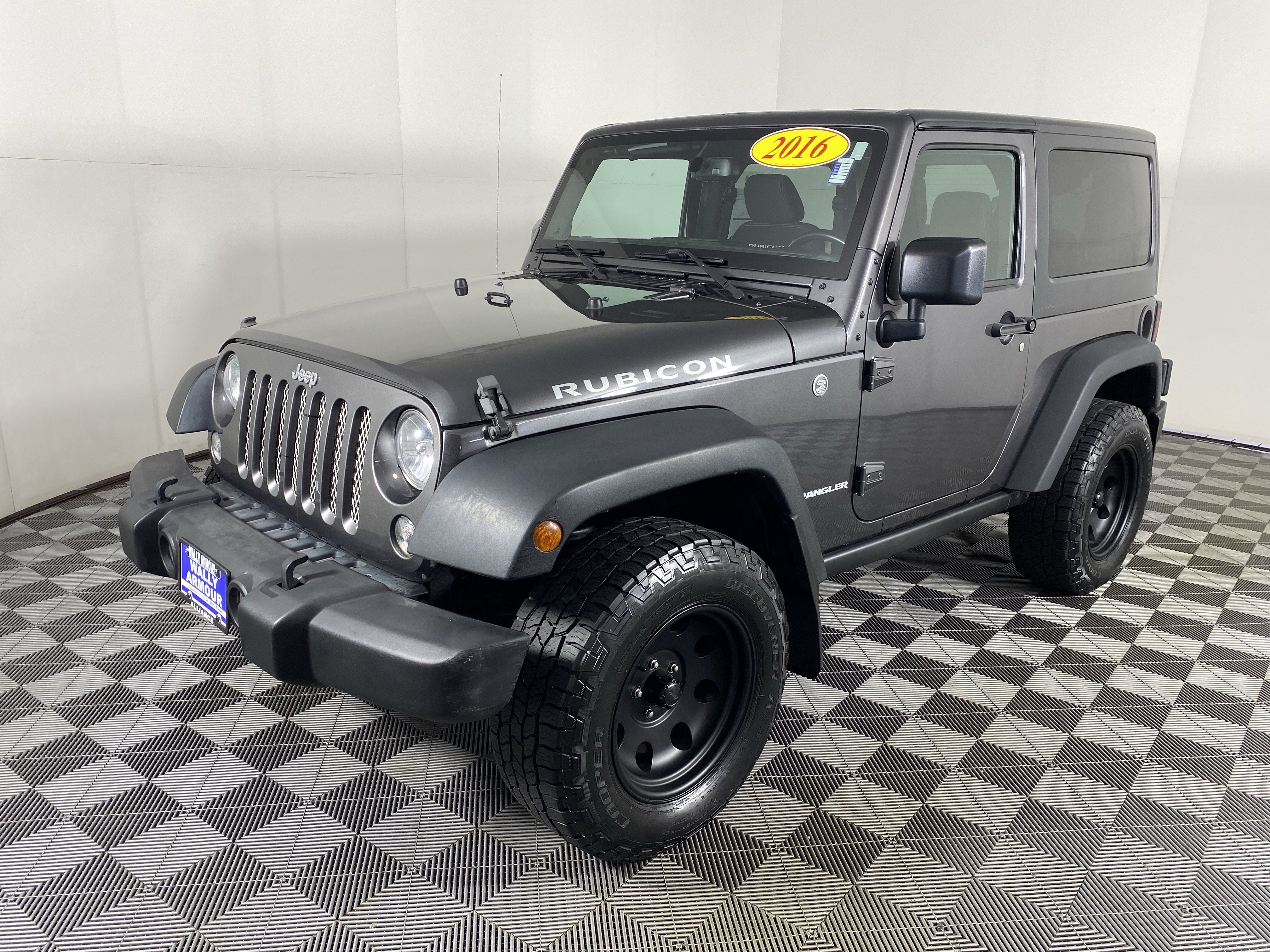 Used 2016 Jeep Wrangler Rubicon w/ Dual Top Group AWD/4WD image 8